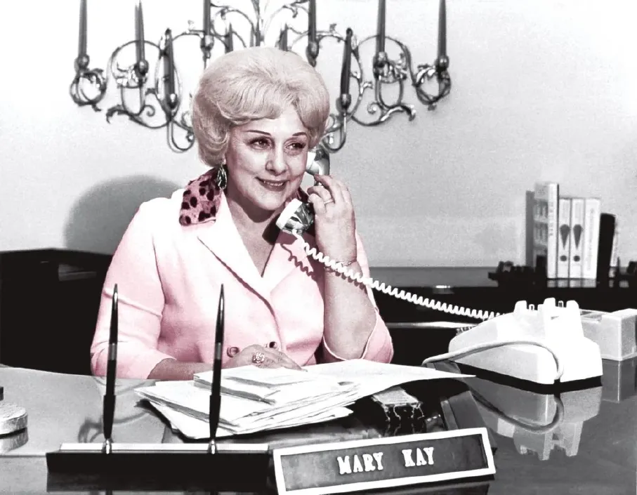 000007-unl-us-marykayash-on-phone-pinkified-1024x797.webp